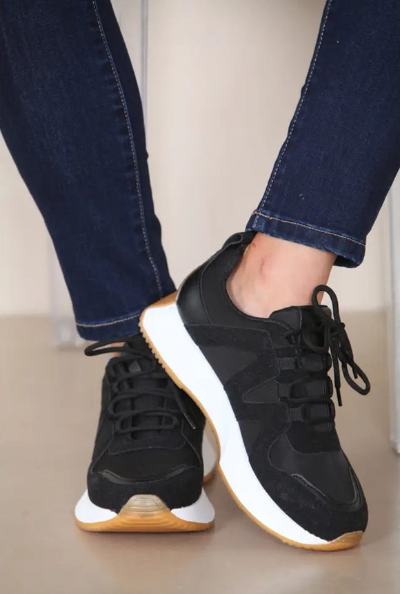 Black Chunky Sole Pattern Design Lace Up Sneakers