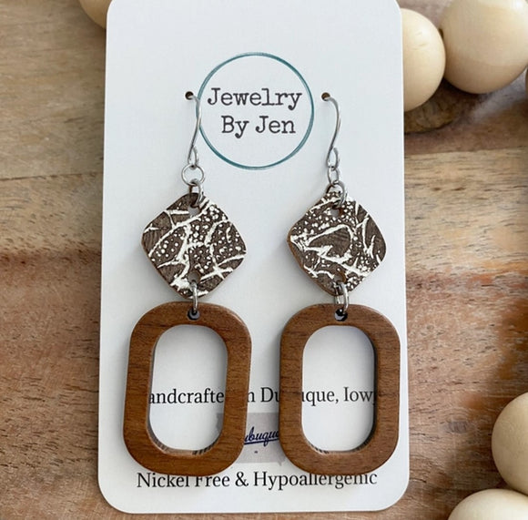 Cream & Brown Tooled Diamond Earrings